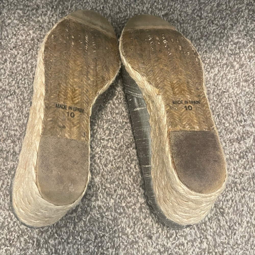 Beautiful silver wedges🩶 - Picture 2 of 5